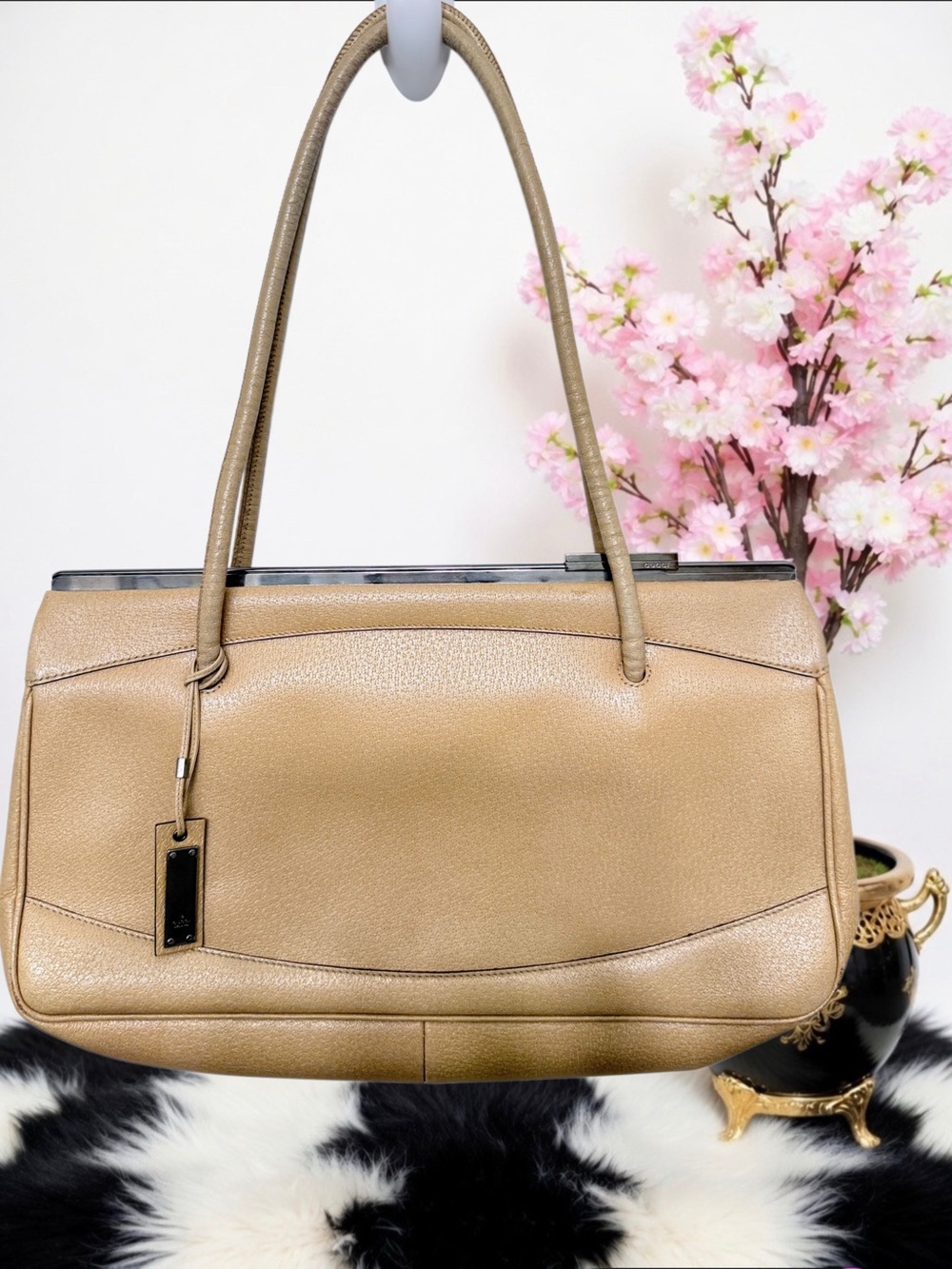 GUCCI LEATHER FRAME SHOULDER BAG